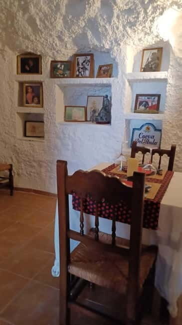 Granada: Flamenco Show Los Parrones in the Sacromonte Caves - A Closer Look at the Flamenco Show Experience