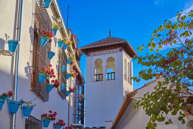 Granada full day: La alhambra completa + el Albaicin y Sacromonte - Meeting Point and Group Size