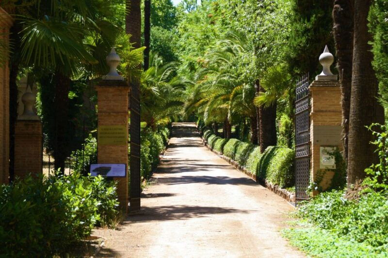 granada-gardens-of-carmenes-guided-tour