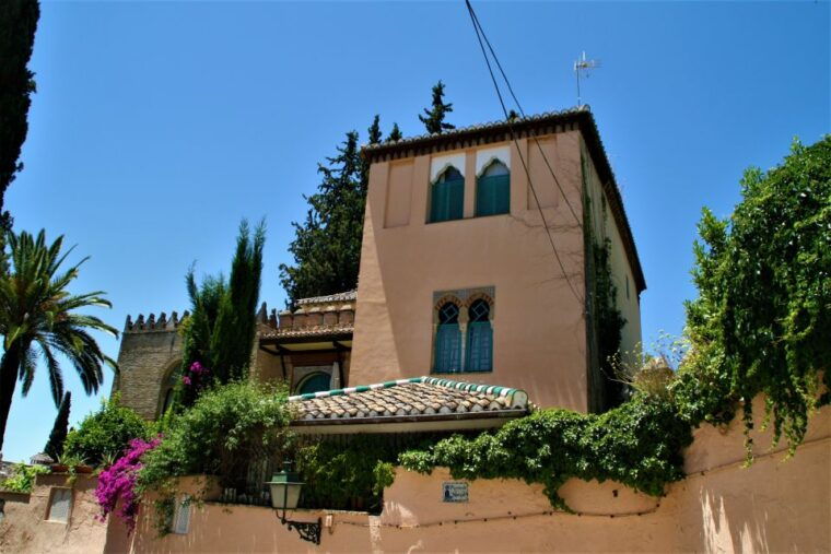 granada-gardens-of-carmenes-guided-tour