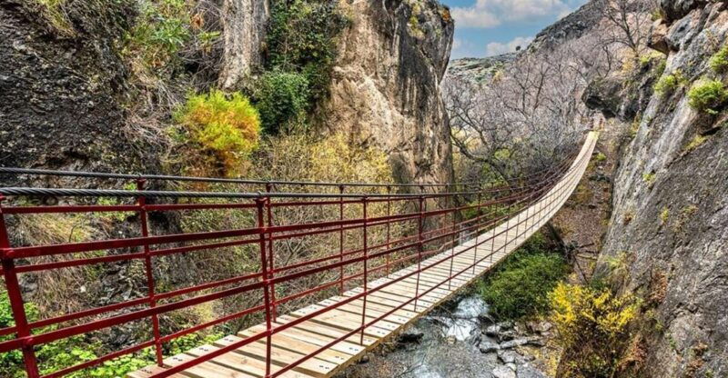 granada-guided-day-hike-in-los-cahorros-de-monachil
