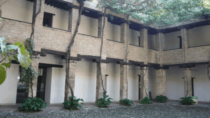 granada-nazari-the-nobility-facing-the-alhambra
