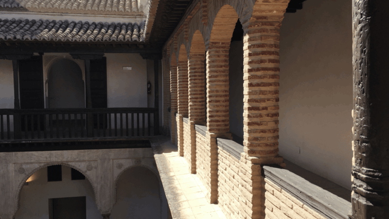 granada-nazari-the-nobility-facing-the-alhambra