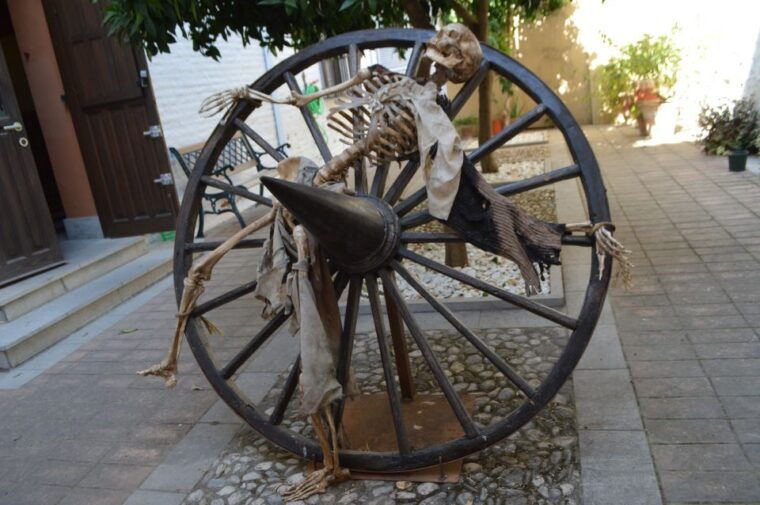 granada-palace-of-the-forgotten-and-torture-exhibition