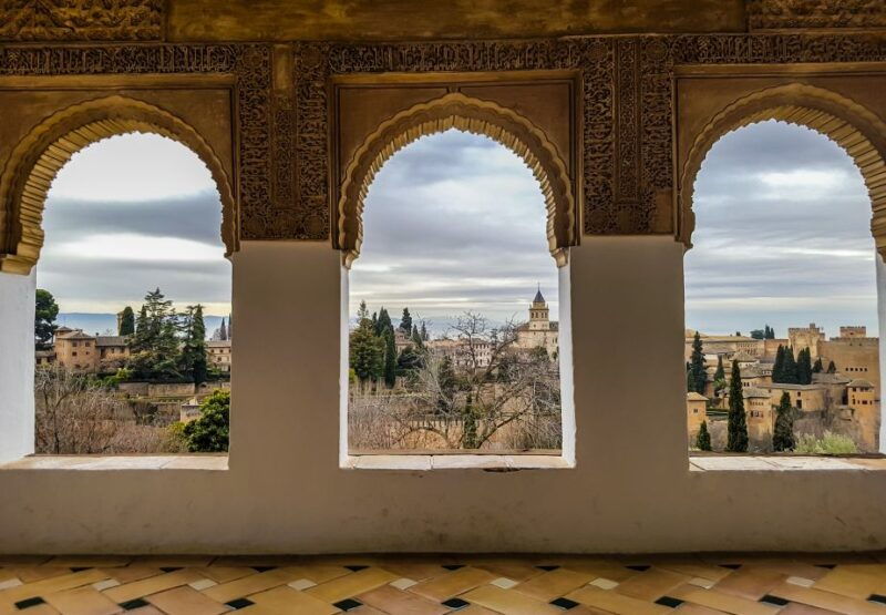 granada-private-fast-track-alhambra-and-albaicin-tour