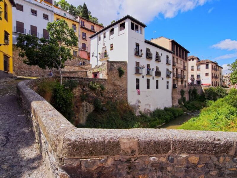 granada-private-fast-track-alhambra-and-albaicin-tour