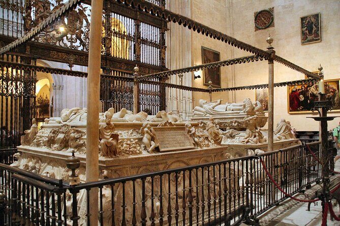 Granada: Royal Chapel guided walking tour - What to Expect from the Granada Royal Chapel Guided Tour