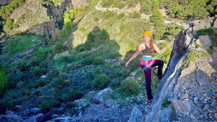 granada-sport-lead-rock-climbing-outdoor-course