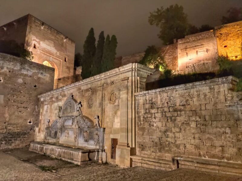 granada-sunset-legends-of-the-alhambra-guided-tour