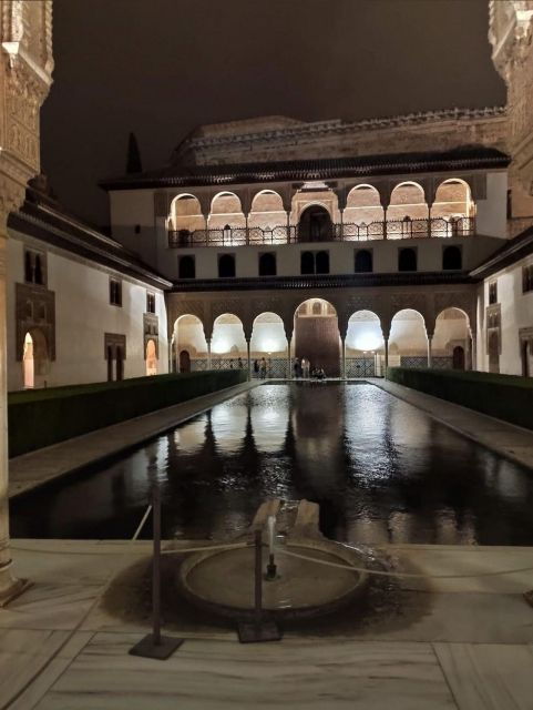 granada-sunset-legends-of-the-alhambra-guided-tour