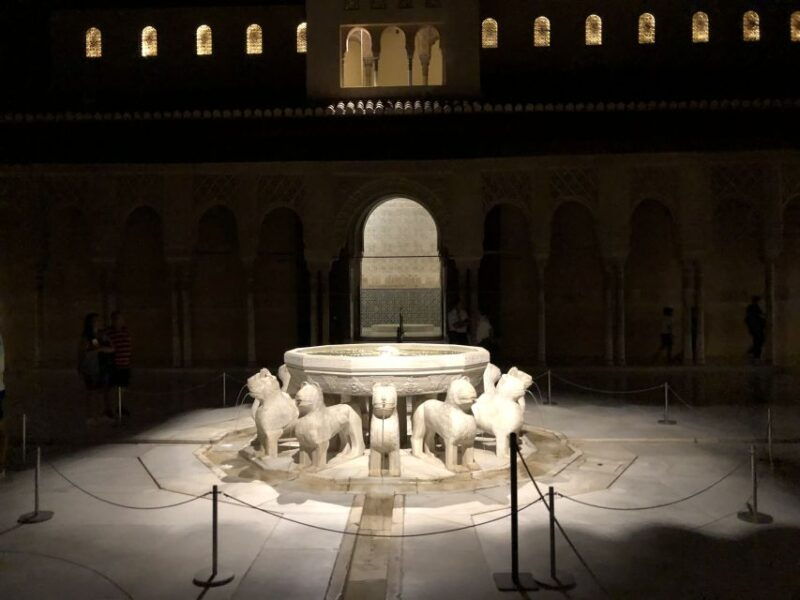 granada-the-alhambra-and-nasrid-palaces-guided-night-tour