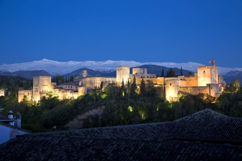 granada-the-alhambra-and-nasrid-palaces-guided-night-tour