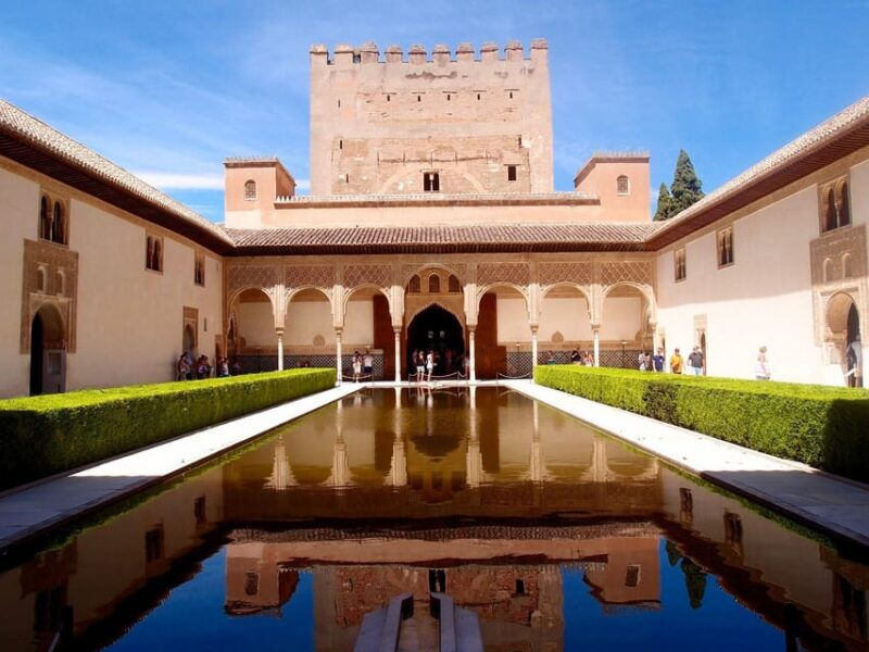granada-tour-of-alhambra-generalife-and-nasrid-palaces