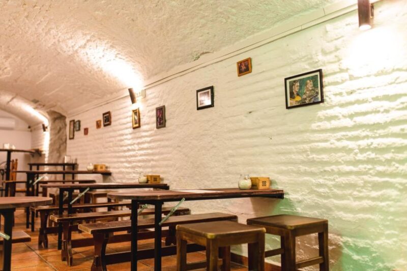 Granada: Traditional Flamenco Show in a Cave Entry Ticket - Regional Snacks and Drinks
