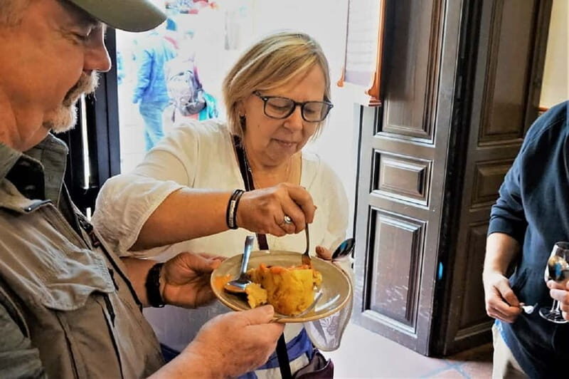 Granada: Traditional Tapas and Wine Tour - What to Expect from the Tour