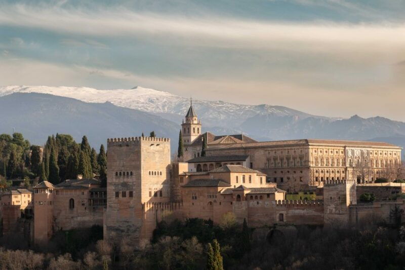 granada-walking-tour-with-panoramic-city-views