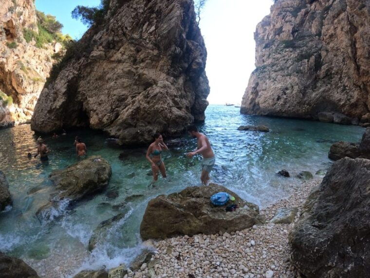 granadella-calo-cova-llop-mari-and-ambolo-kayak-trip