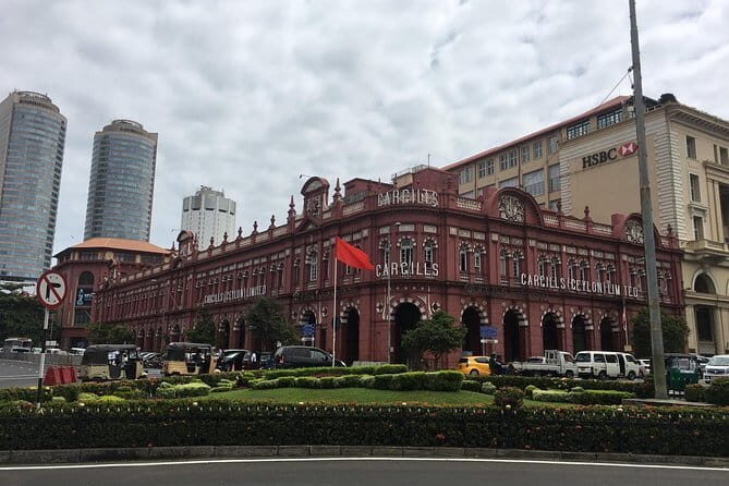 Granbell Hotel Colombo City Tour. - Exploring Colombo through the Granbell Hotel City Tour