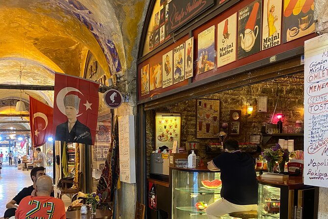 grand-bazaar-through-the-alleys