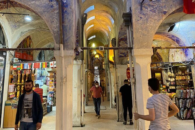 grand-bazaar-through-the-alleys