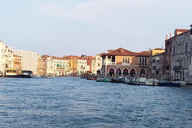 grand-canal-boat-tour-and-murano-glass-experience-with-hotel-pick-up