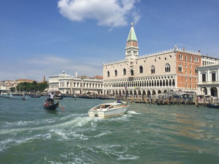 grand-canal-boat-tour-murano