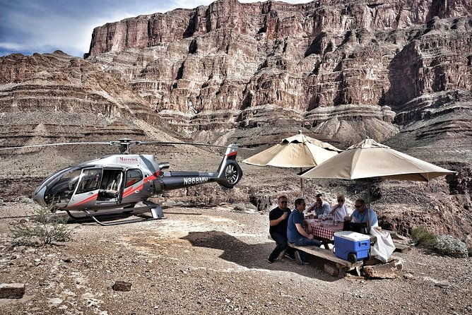 grand-canyon-deluxe-helicopter-tour-with-landing-from-las-vegas