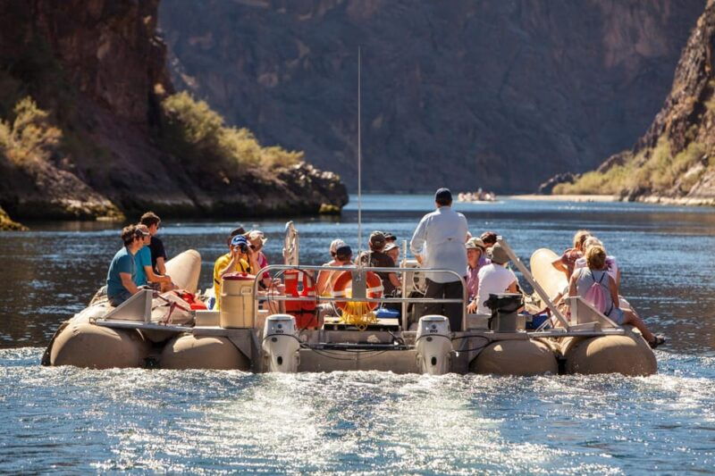 grand-canyon-helicopter-flight-hoover-dam-river-float-raft