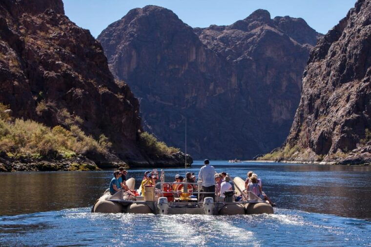 grand-canyon-helicopter-flight-hoover-dam-river-float-raft