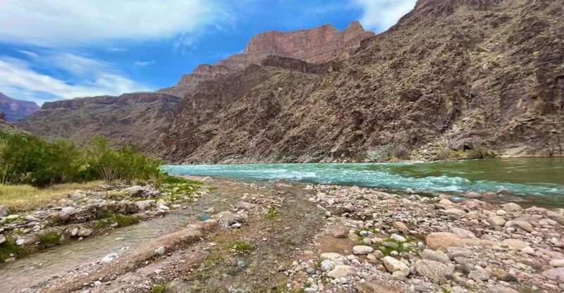 grand-canyon-journey-to-the-bottom-tour-on-historic-route-66