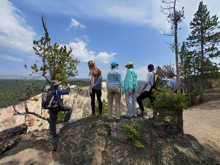 grand-canyon-of-the-yellowstone-loop-hike-with-lunch