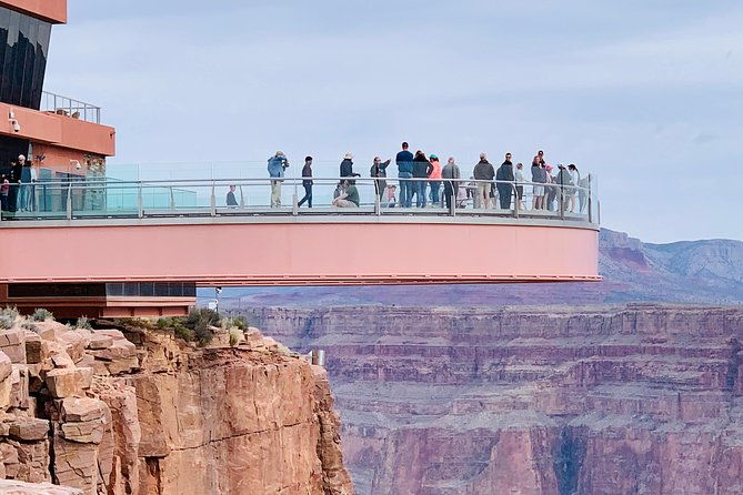 grand-canyon-tour-in-spanish-with-skywalk-and-hoover-dam-included