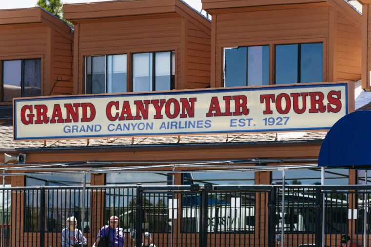 grand-canyon-village-grand-canyon-south-rim-airplane-tour