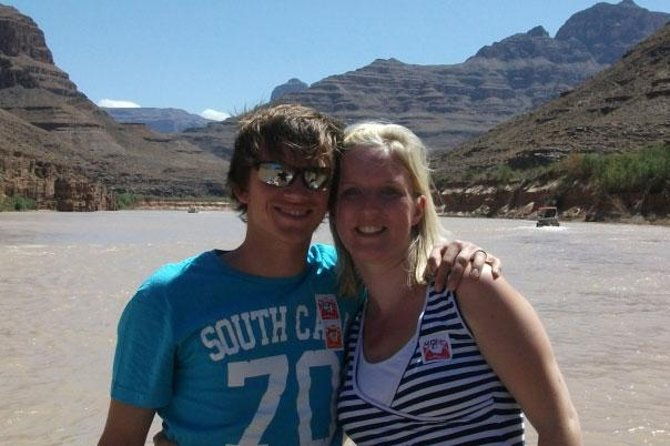 grand-canyon-west-rim-by-coach-with-helicopter-tour-and-meals-2