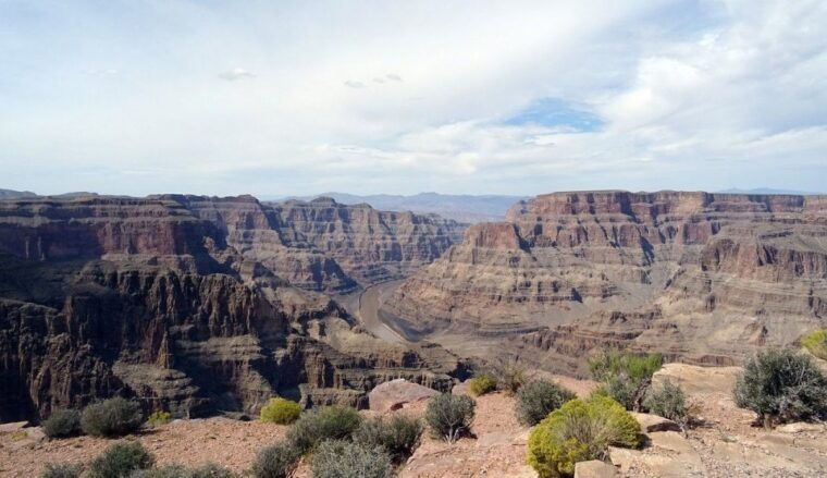 grand-canyon-west-rim-small-group-day-trip-from-las-vegas