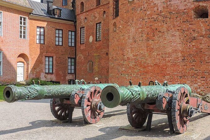 Grand Castle Tour Drottningholm and Gripsholm (private service) - FAQ
