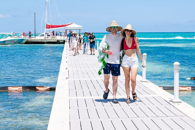 grand-cayman-catamaran-tour-to-stingray-city-and-rum-point