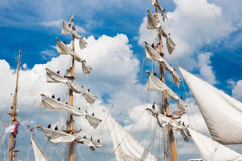Grand Finale - SAIL-OUT: VIP Cruise with Snacks & Drinks - Analyzing the Value