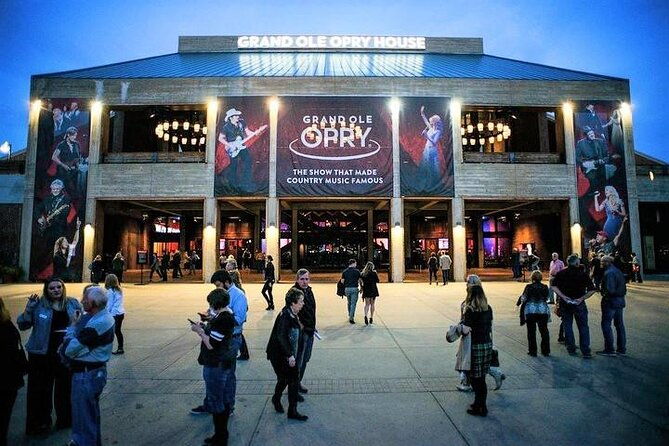 grand-ole-opry-house-guided-backstage-tour-in-nashville