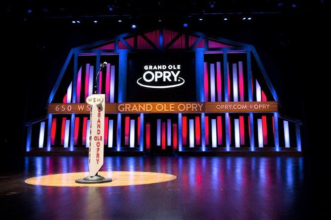 grand-ole-opry-house-guided-backstage-tour-in-nashville