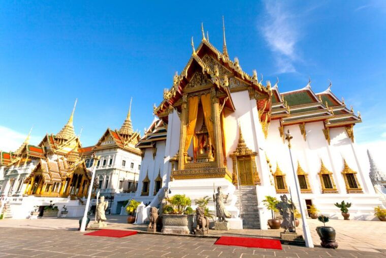grand-palace-damnoen-floating-market-maeklong-market-tour