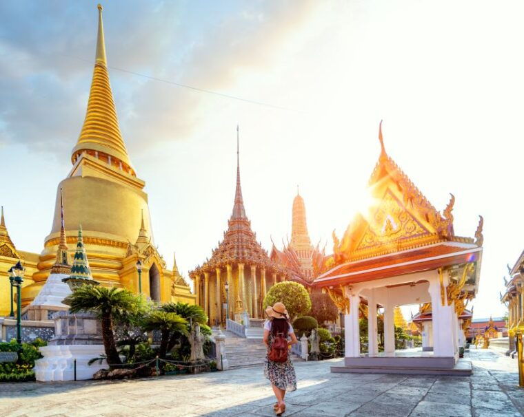 grand-palace-damnoen-floating-market-maeklong-market-tour