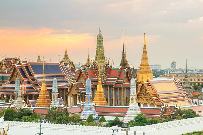 Grand Palace & Emerald Buddha Half Day Walking Tour from Bangkok - Key Points