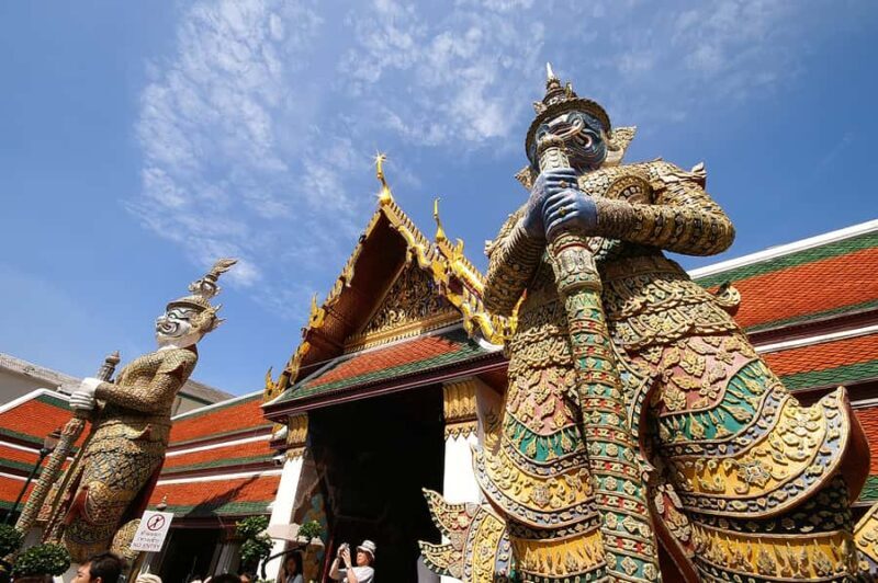 Grand Palace & Wat Pho Tour for Bangkok Airport Transit - Detailed Breakdown of the Tour Experience