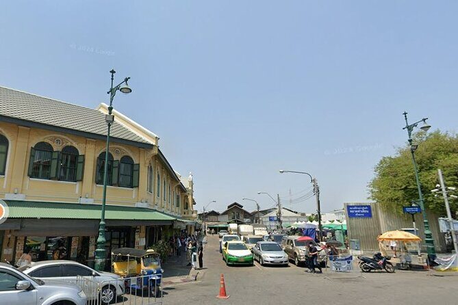 Grand Palace Wat Pho & Wat Arun Tour by Tuk Tuk and Walk - FAQs