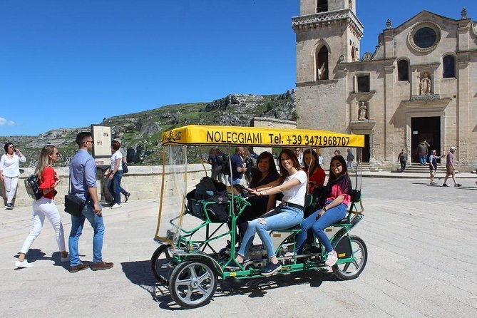 grand-tour-of-the-stones-in-electric-rickshaw
