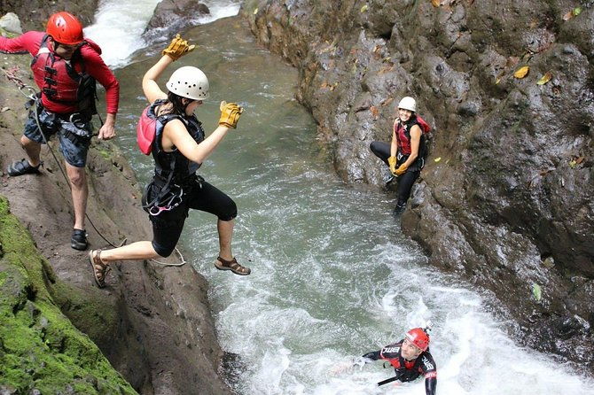 gravity-falls-waterfall-jumping-canyoning