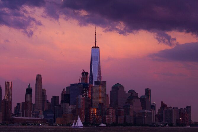 gray-line-new-york-city-night-tour-by-bus