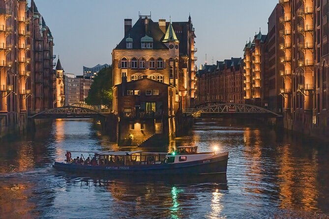 great-light-trip-90-minutes-in-the-port-of-hamburg