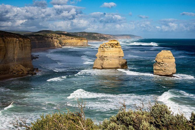 Great Ocean Road Reverse Itinerary with 12 Apostles from Melbourne - Loch Ard Gorge: Wreck and Romance